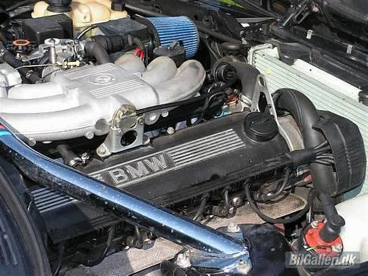 BMW e30 325i 24v - solgt - Gammel motor. Den gav op .. billede 16