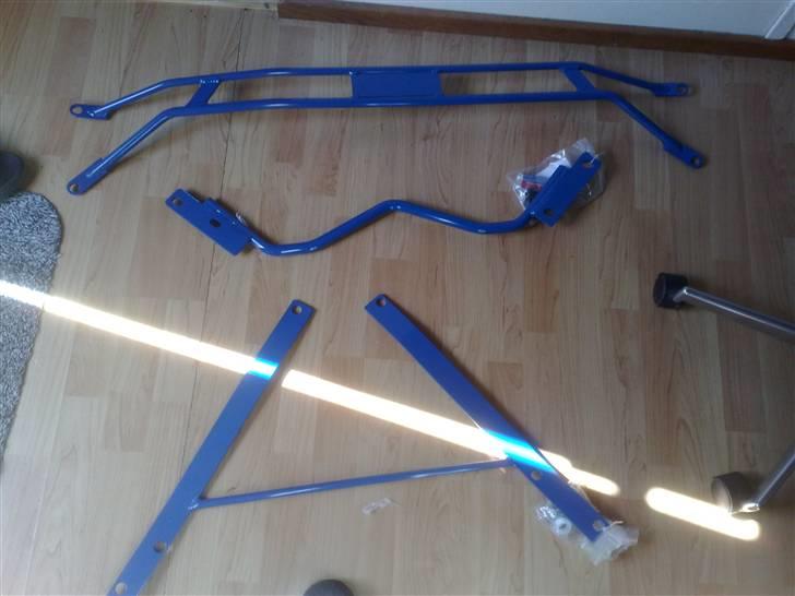 Volvo 740 Turbo Solgt og Savnet - Tårn stiver, undervogn stiver, og ophængs stabilisator  billede 13