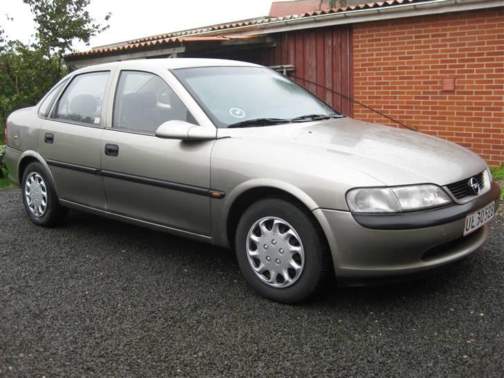 Opel Vectra -SOLGT- billede 1