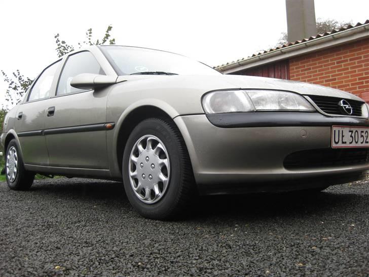 Opel Vectra -SOLGT- billede 2