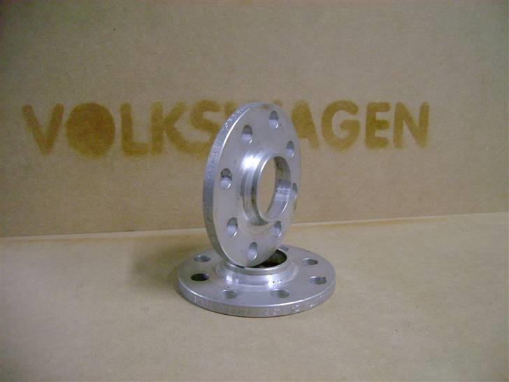 VW Golf Mk I GTI Karmann Cab - H&R spacere.. så dækkene sidder helt til og lidt ud måske hehe billede 8