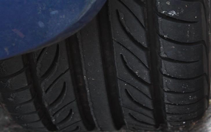 Suzuki Swift Sport - Banekørsel er hårdt for dækkene :) billede 17