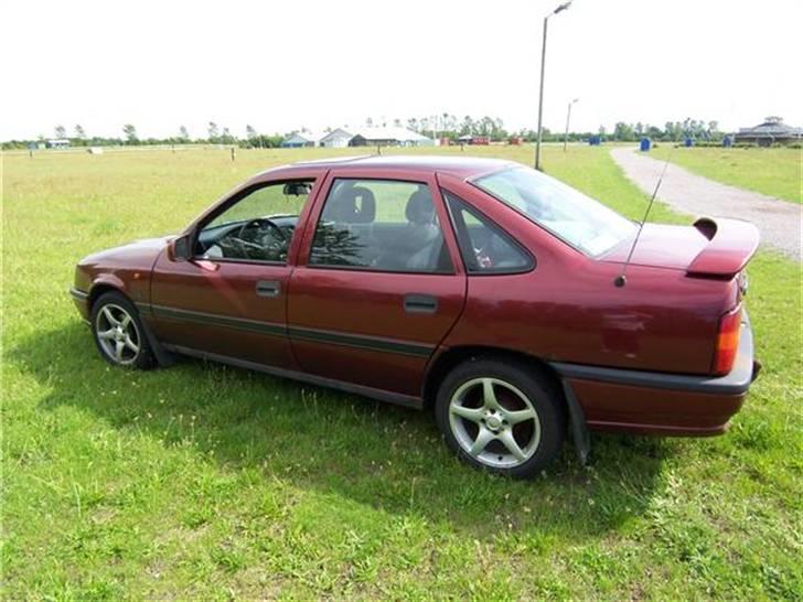 Opel Vectra 1.8i GLS billede 2