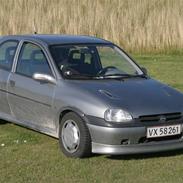 Opel corsa b si16v sport