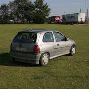 Opel corsa b si16v sport