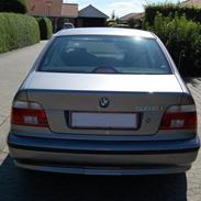 BMW 528i steptronic (e39)