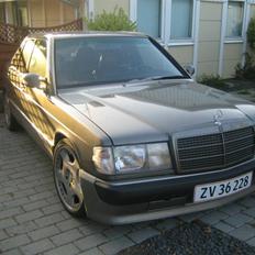 Mercedes Benz 190E 