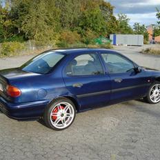 Ford Mondeo 1,8 CLX *SOLGT*