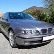 BMW 528i steptronic (e39)