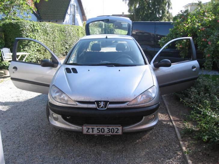 Peugeot 206 1,6 3.d SOLGT billede 1