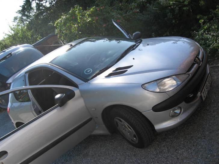 Peugeot 206 1,6 3.d SOLGT billede 2