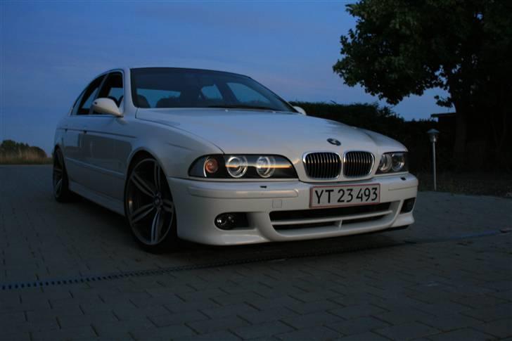 BMW 528 i SOLGT billede 1
