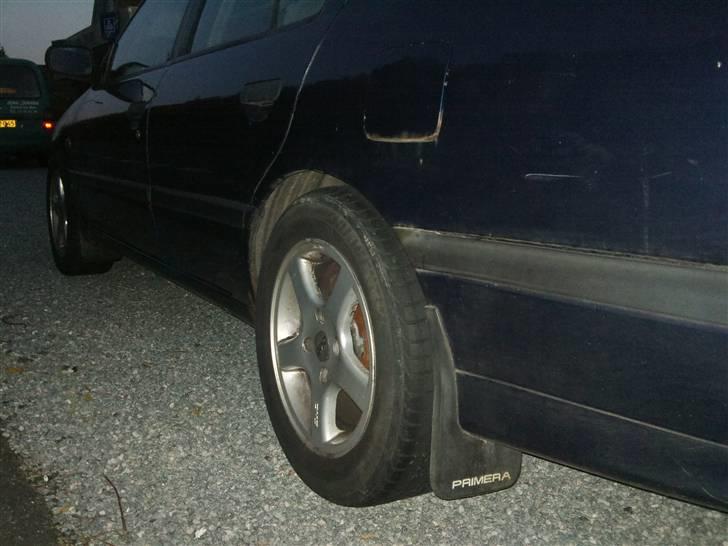 Nissan Primera LX <Totalskadet>  billede 8