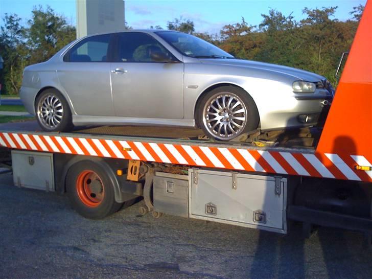 Alfa Romeo 156 2,0 T.Spark **solgt** - køb min bil ! Den er velfungerende ! trækakslen gik :( billede 16