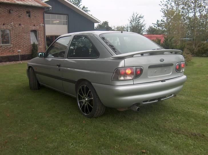 Ford Escort 1.8 16v SOLGT - nyt billede 14