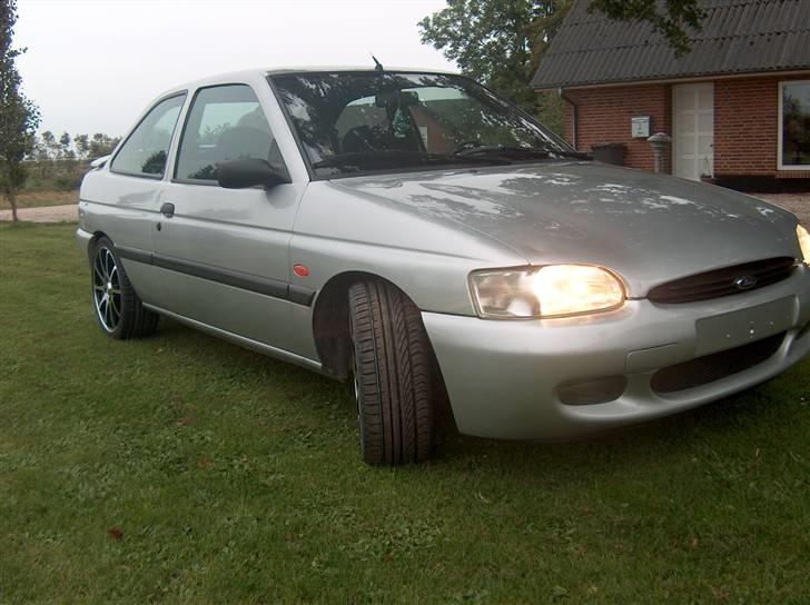 Ford Escort 1.8 16v SOLGT - nyt billede 15