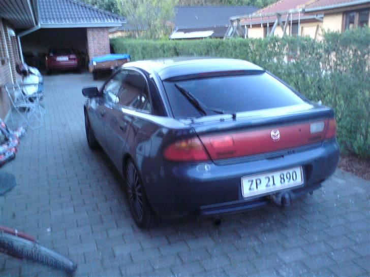 Mazda 323 F billede 2