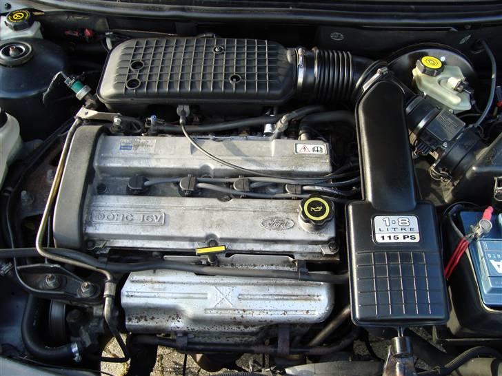 Ford Mondeo 1,8 CLX *SOLGT* billede 8