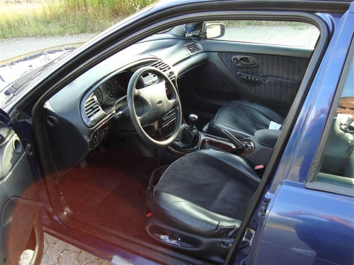 Ford Mondeo 1,8 CLX *SOLGT* billede 9