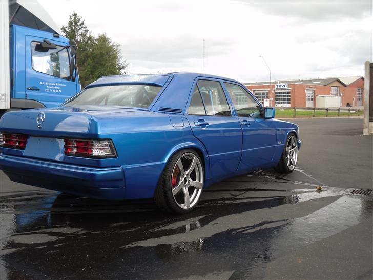 Mercedes Benz 190E billede 2