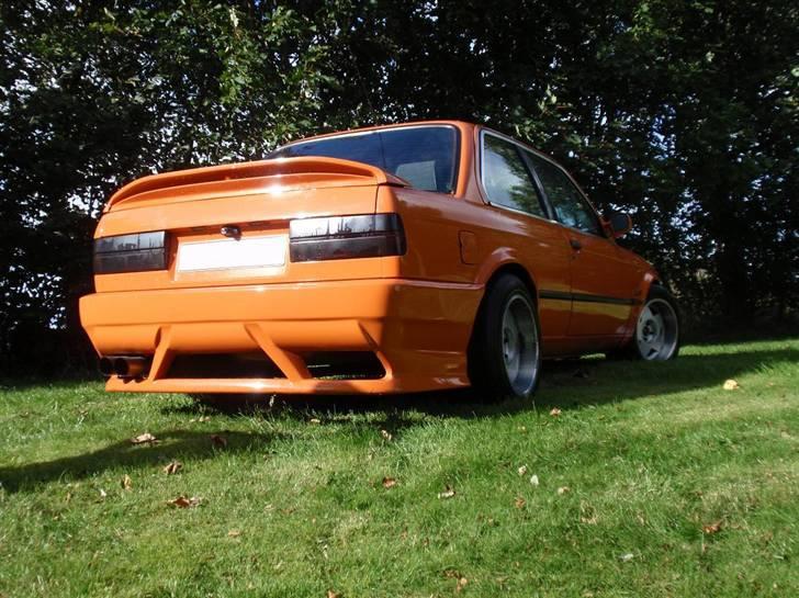 BMW e30 325i (SOLGT) billede 4