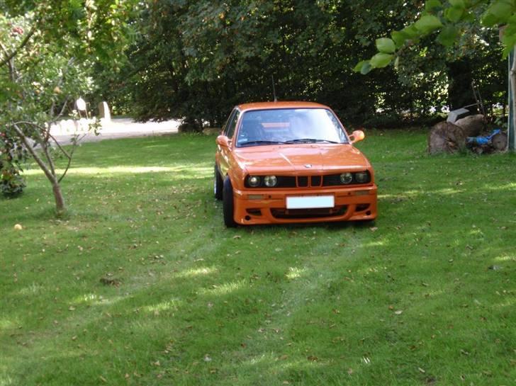 BMW e30 325i (SOLGT) billede 8