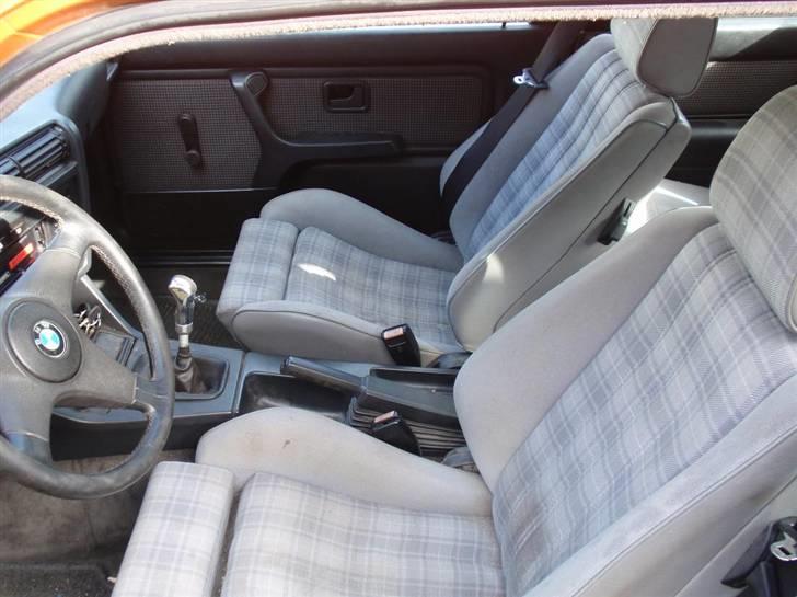 BMW e30 325i (SOLGT) billede 11