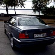 BMW 318i 