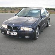 BMW 318i E36 sedan solgt
