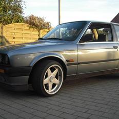 BMW e30 320i solgt