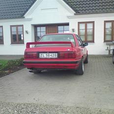 BMW E30 320i / Solgt