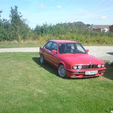 BMW E30 320i / Solgt