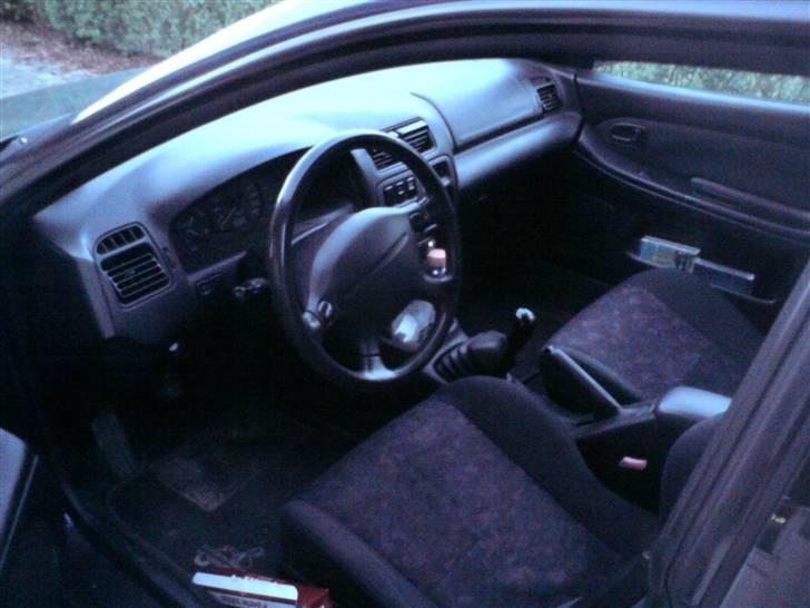 Mazda 323 F billede 3