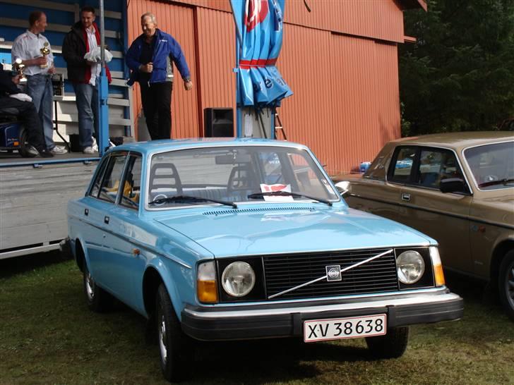 Volvo 244 2.1 DL Automatic - Også vandt hun satme en pokal... Troede egenligt ikke at det betød det store.. men det er min første pokal i noget som helst billede 15