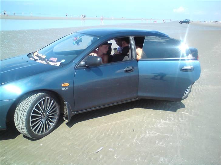 Mazda 323 F billede 8