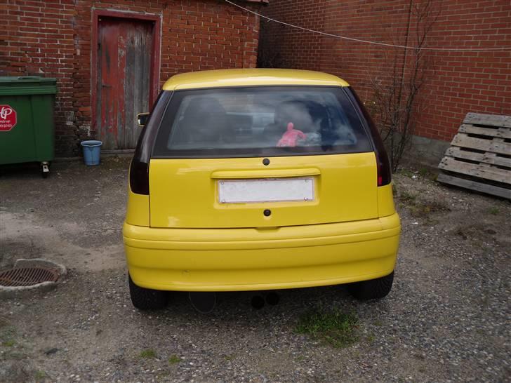 Fiat Punto GT - den smækre numse :D dumme dumme udstødning :S billede 4