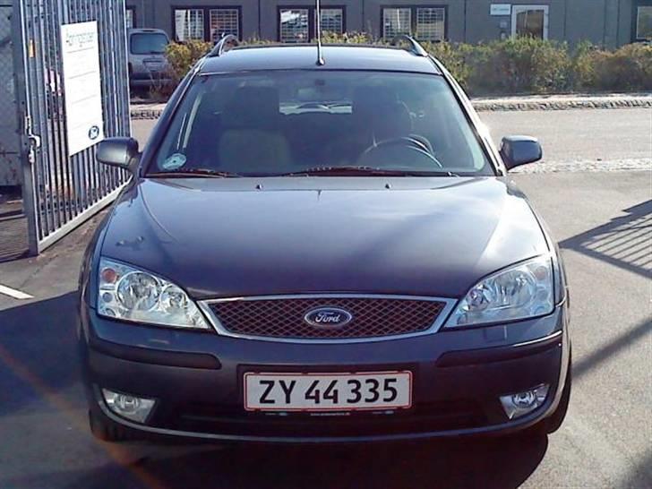 Ford mondeo st.car - og et ekstra billede direkte af fronten, det er taget hos ford i ballerup hvor bilen er købt. billede 7