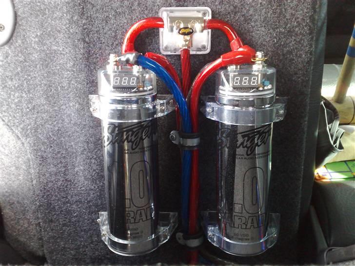 Citroën Xantia Stasjonsvogn - Kondensatorer montert på den ene halvdelen av seteryggen. billede 8