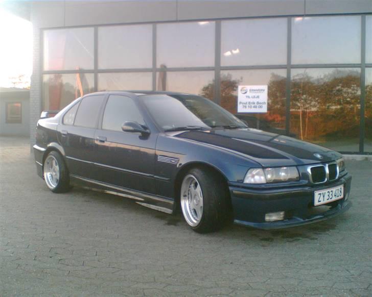 BMW 318i solgt billede 2