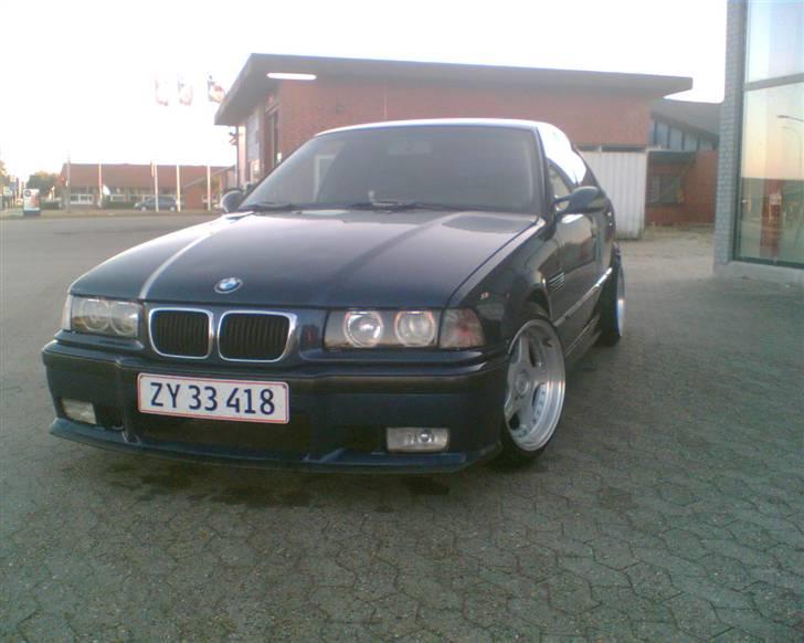 BMW 318i solgt billede 3