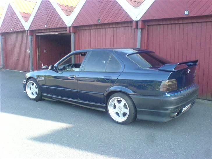 BMW 318i solgt billede 6