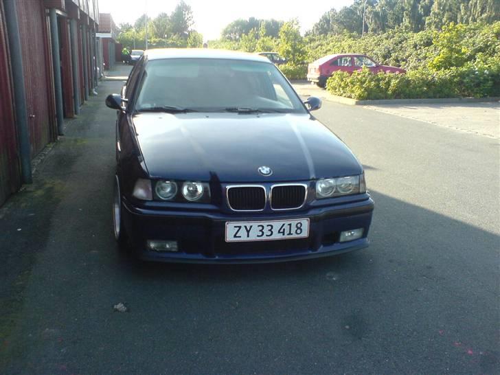 BMW 318i solgt billede 8