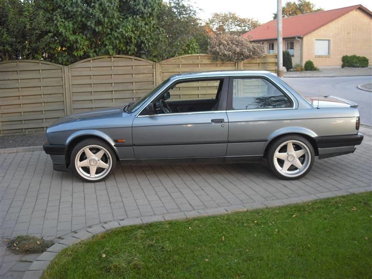 BMW e30 320i solgt billede 7