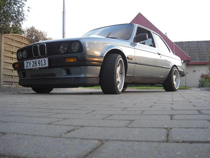 BMW e30 320i solgt billede 8