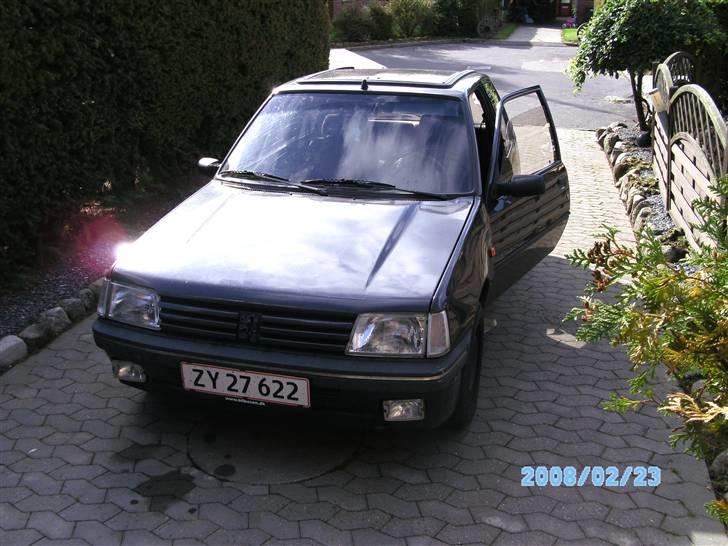 Peugeot 205 SOLGT... billede 1