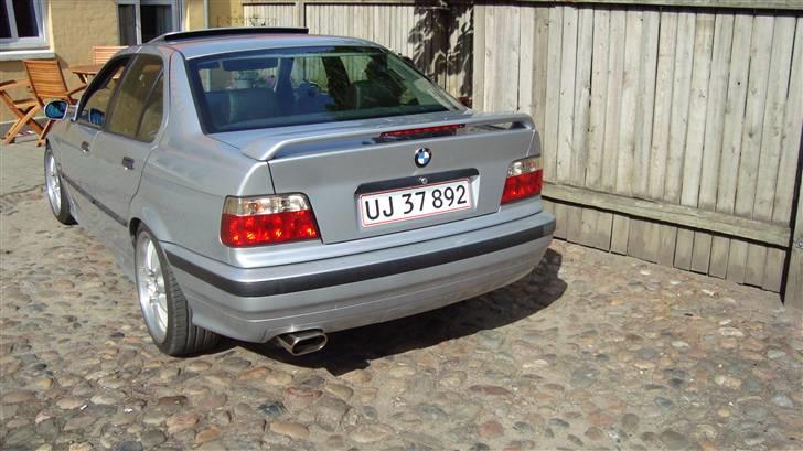 BMW 325i [Solgt] billede 14