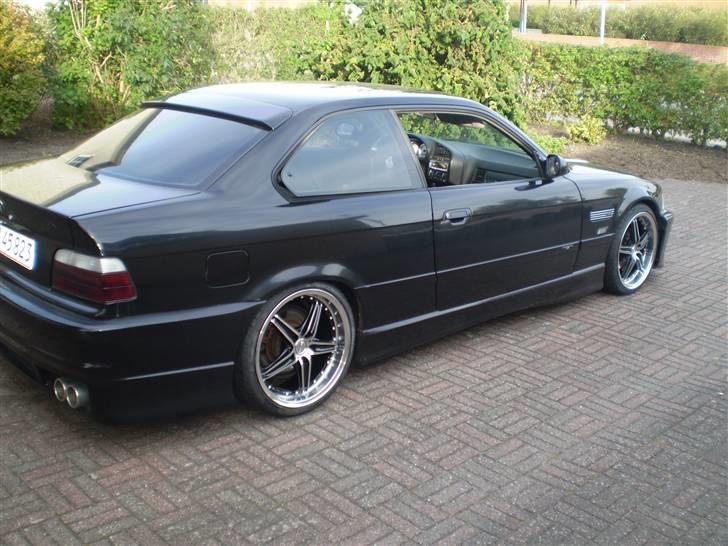 BMW E36 320i  Coupe.. (SOLGT) billede 2