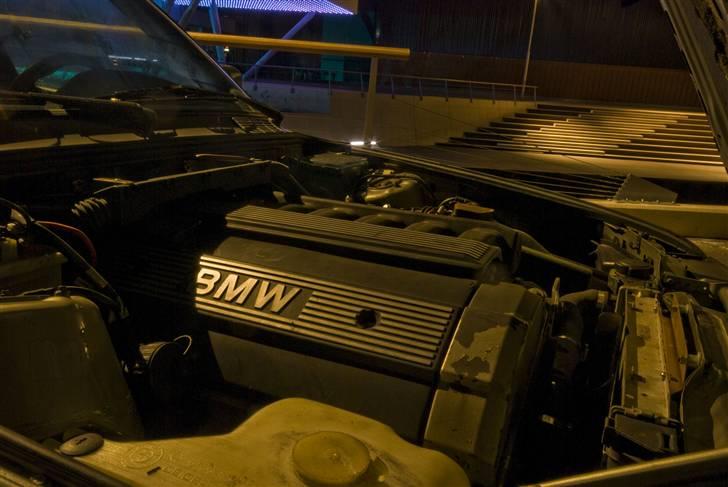BMW e30 320i 24v billede 14