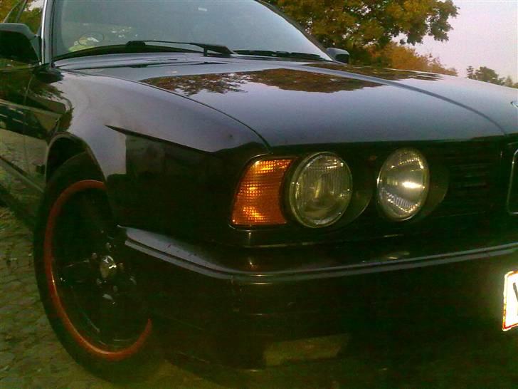 BMW E 34 525 i 24v m vanos - *NH* Betyder Nyhentet ;) før jeg pillede ved den hehe.. billede 1