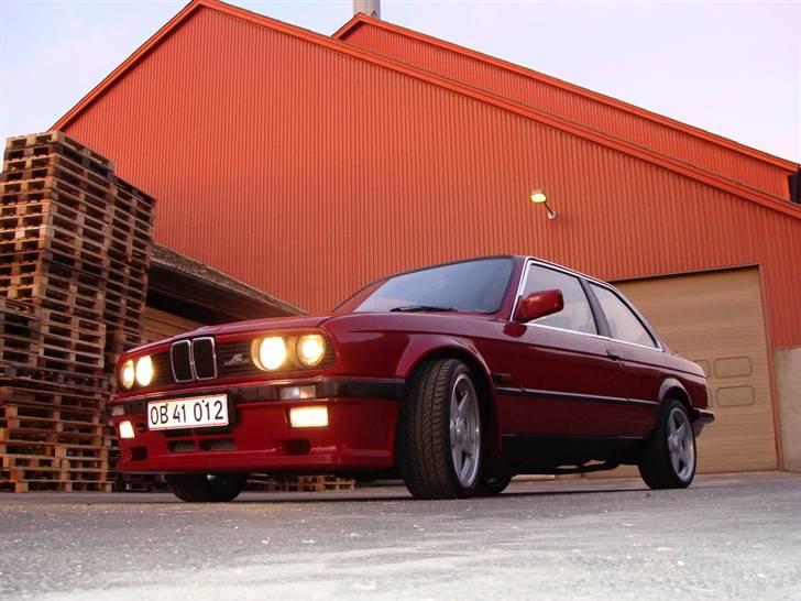 BMW 320i Turbo "Solgt" billede 3